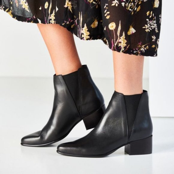 Urban Outfitters Pola Leather Chelsea Boot - Picture 3 of 14